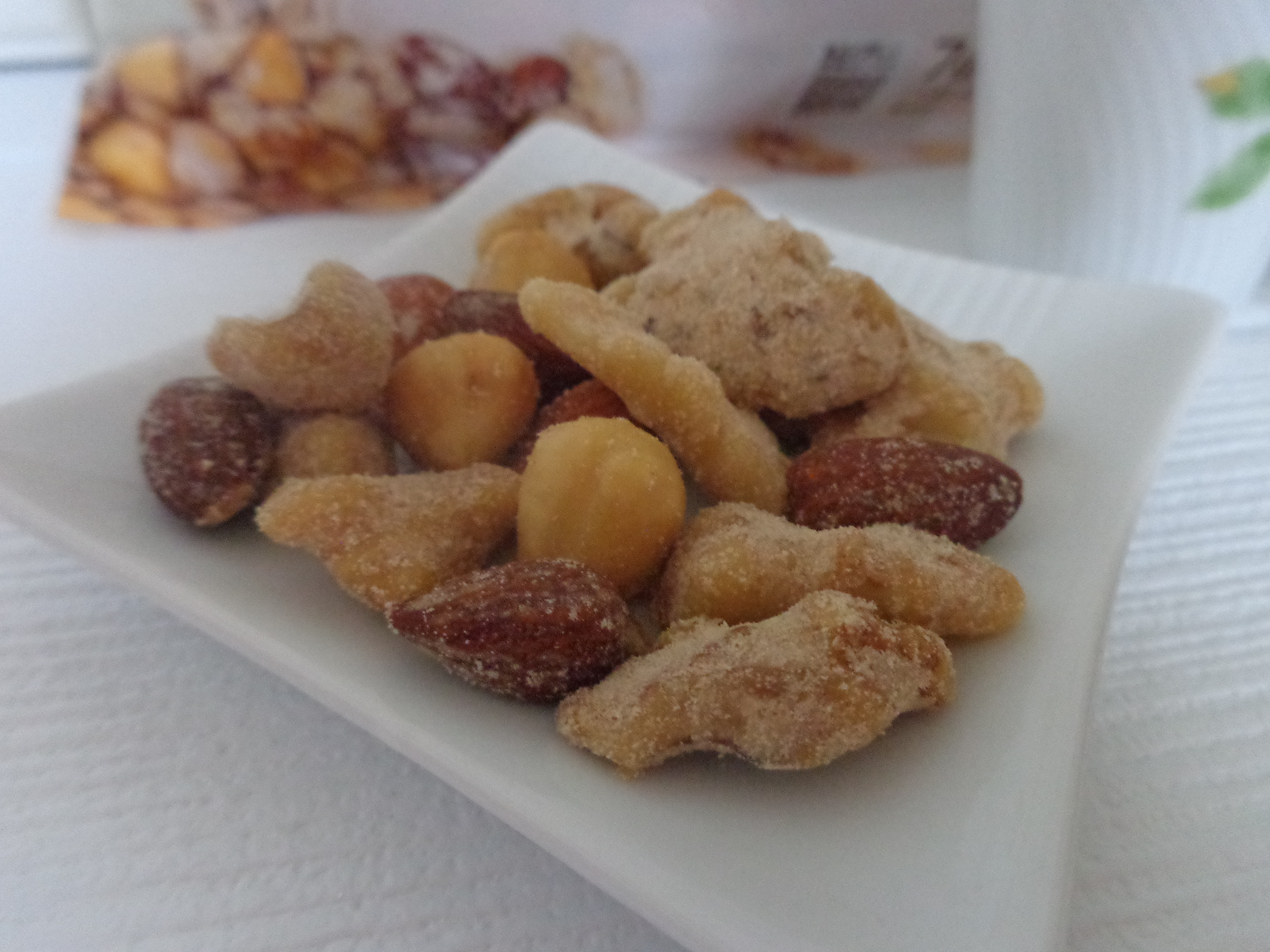 ロカボなおやつサラヤの低糖質スイートナッツ「ラカント」でナッツをコーティング | 天秤THEクラブ